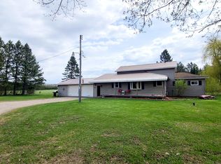 7460 Danielczak Rd, Armstrong Creek, WI 54103