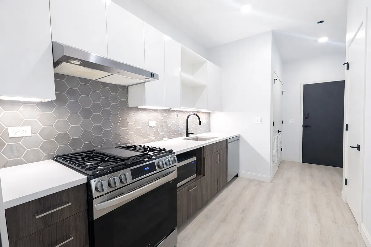 Building Photo - 947 W Sunnyside Ave #306