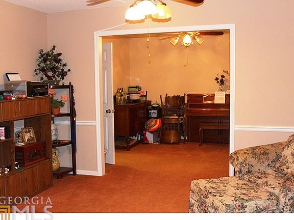 3rd image of 119 Evergreen Dr