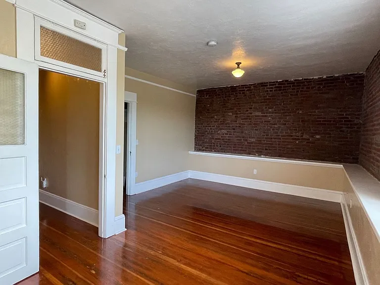 1008 N Killingsworth St #1 — Photo 5