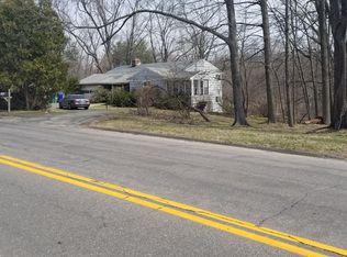 1066 Mountain Rd, Bloomfield, CT 06002