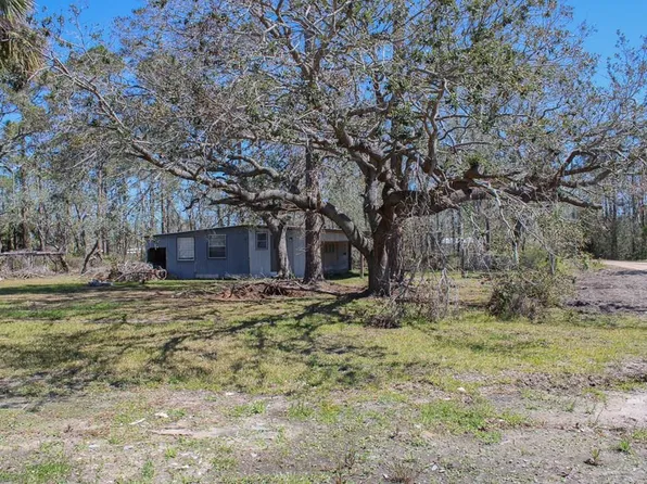 11 NW Fifth Ave, Steinhatchee, FL 32359