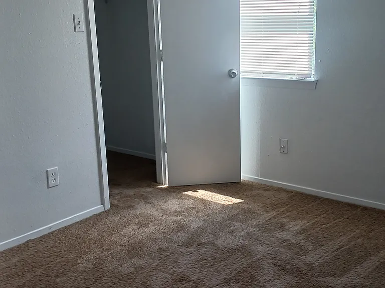 608 Race St — Photo 6
