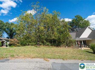 82 Lenape Trl, Mount Bethel, PA 18343