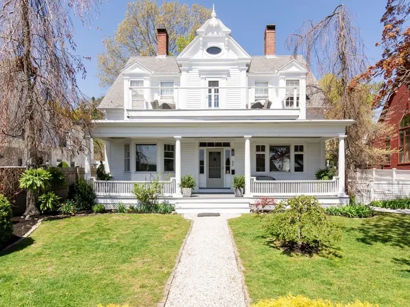 426 Main St, Amesbury, MA 01913