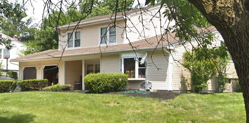 1st image of 31 Gladstone Dr