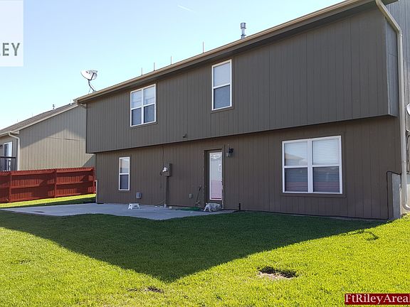 5th image of 1018 Hickory Ln