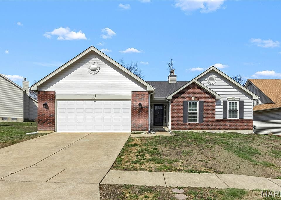 1st image of 7 Country Lane Ct