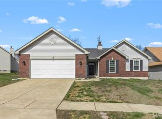 7 Country Lane Ct, Florissant, MO 63033