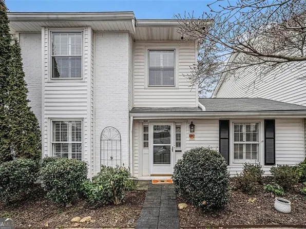 1434 Hampton Glen Ct, Decatur, GA 30033