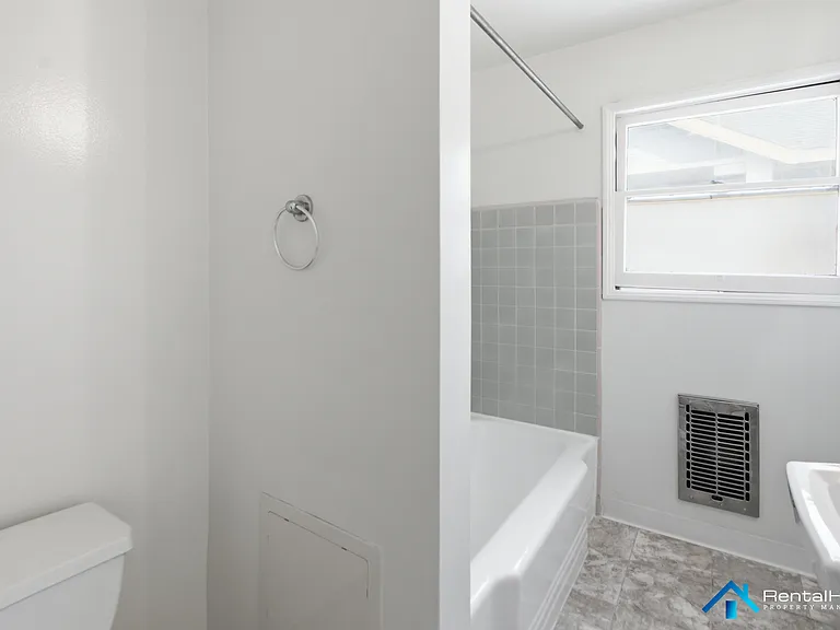 449 N Euclid Ave #G — Photo 10