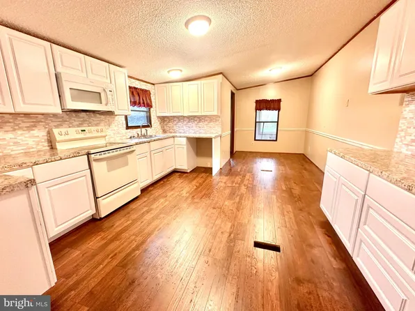 248 N Crystal Dr, Mc Connellsburg, PA 17233