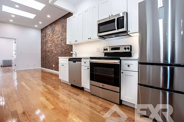 Rented by EXR | media 14