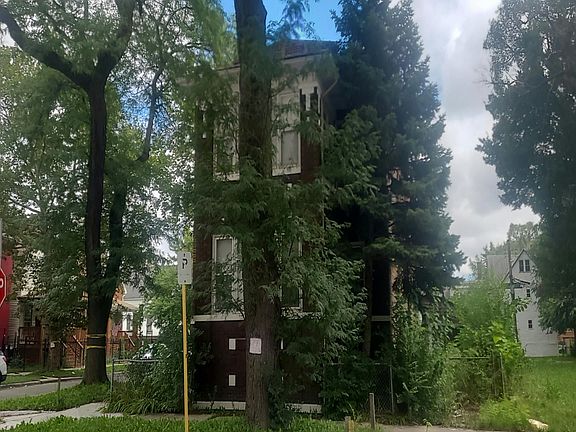 2nd image of 563 N Lawler Ave #1