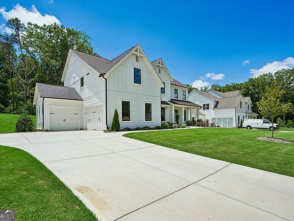 3rd image of 4615 Greyson Manor Dr