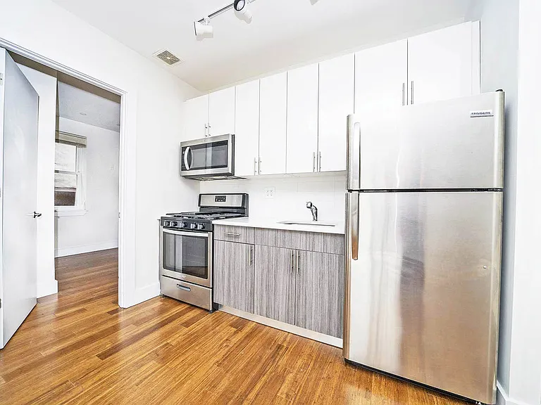 1568 Pacific St #4B — Photo 1