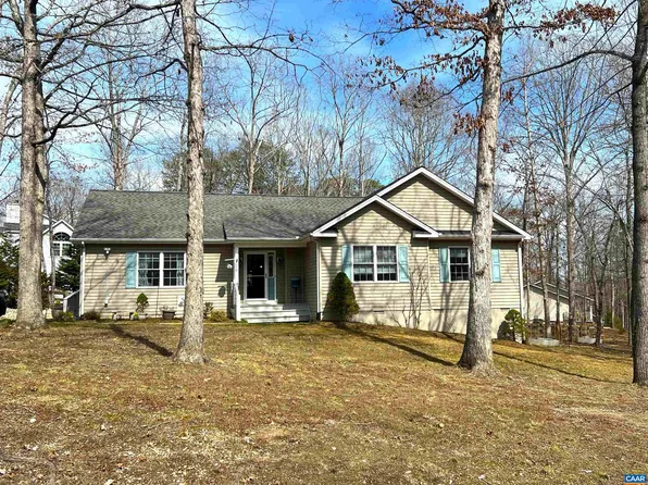 70 Riverside Dr, Palmyra, VA 22963