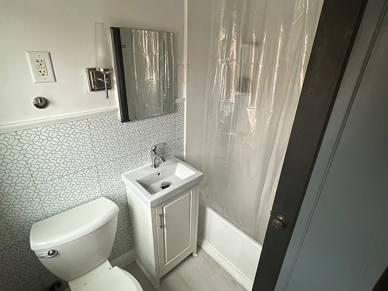 20785 Holyoke Ave — Photo 5