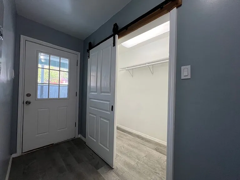8527 Michigan Ave — Photo 10