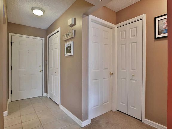 5th image of 5909 Meadowhurst Way