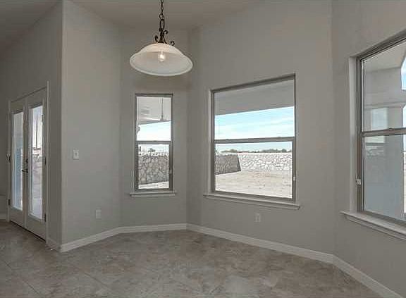 2nd image of 929 Pellegrino Ave