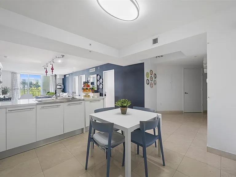 150 Sunny Isles Blvd #Townhouse 301 — Photo 9