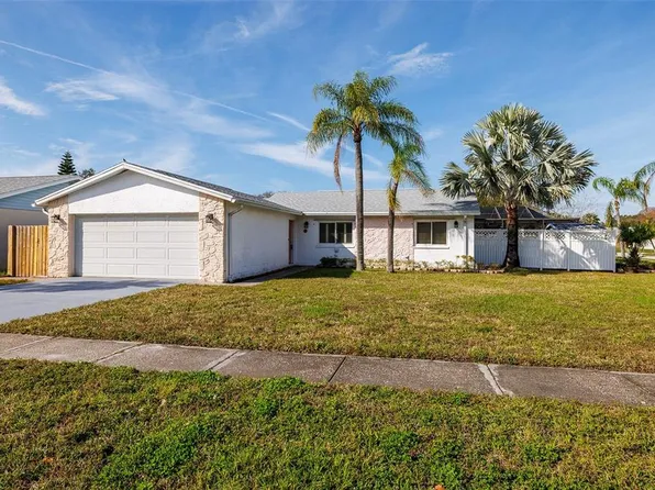 9188 107th Ave N, Seminole, FL 33777