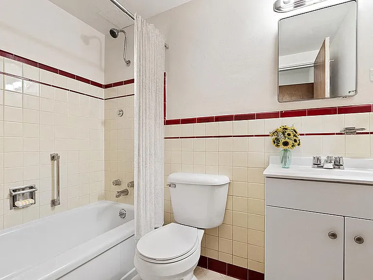 Belmore Apartments — Photo 5