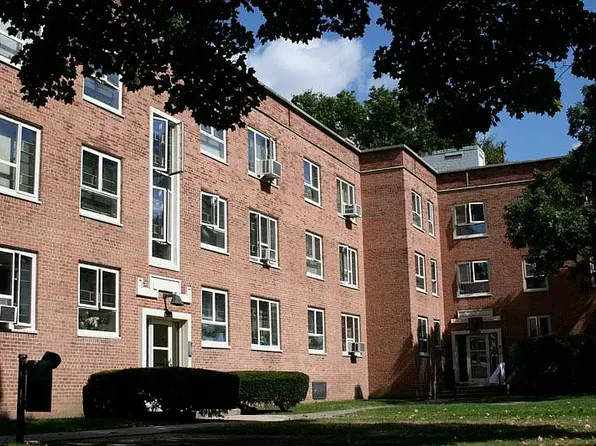 (undisclosed Address), Fresh Meadows, NY 11365