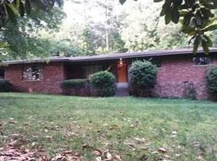 392 Kenilworth Cir, Stone Mountain, GA