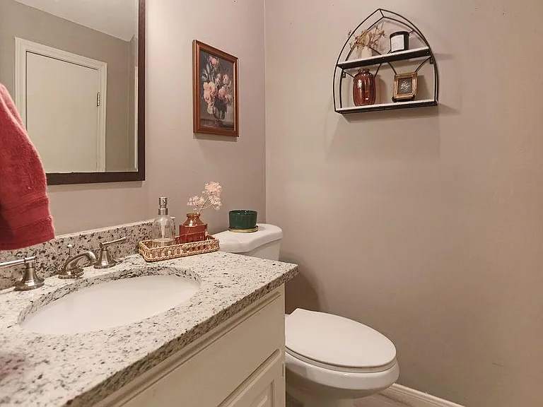 1307 Kinney Ave #121 — Photo 10