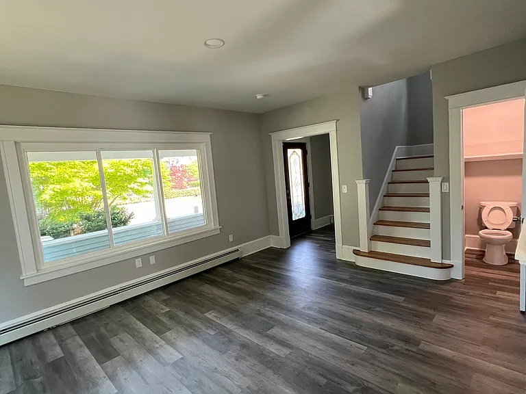 44 S Grand Ave — Photo 5