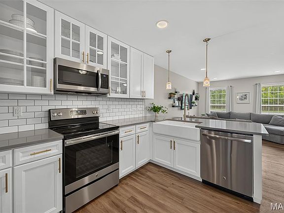 3rd image of 1853 Basston Dr