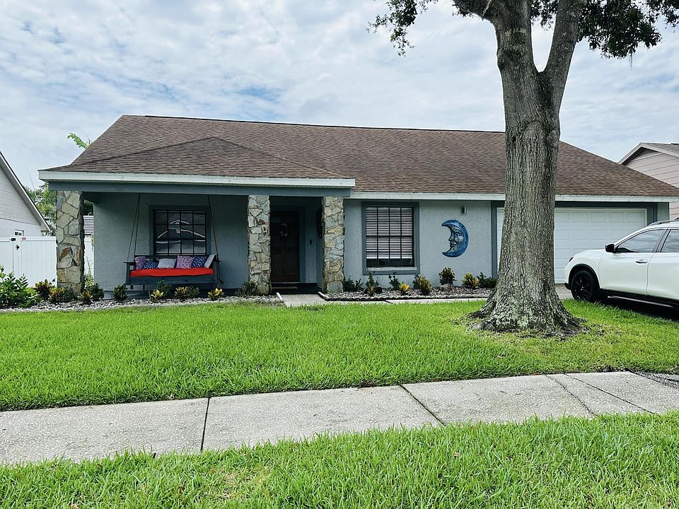 1st image of 15019 Redcliff Dr