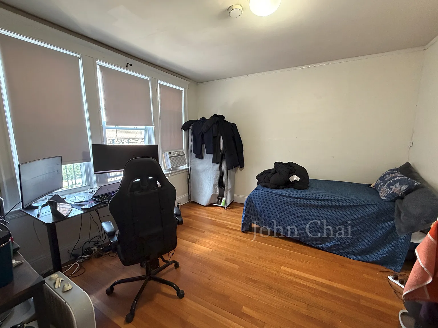 3 bed, 900 sqft, $2,945 — Photo 3