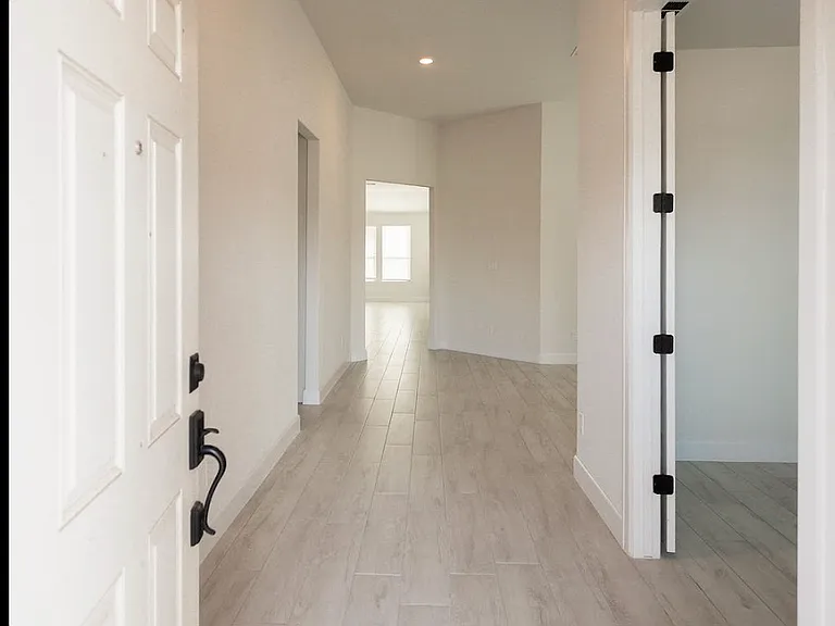 859 Arrowhead Ranch Blvd — Photo 2