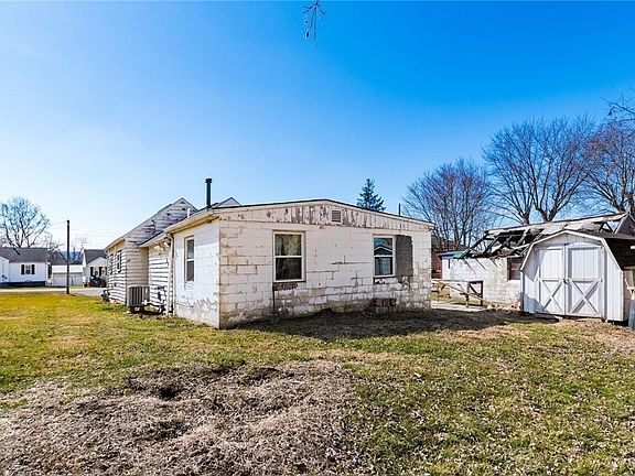 4th image of 97 E King St