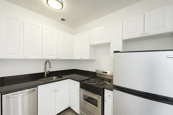 Rented by Mossanen Group | media 11