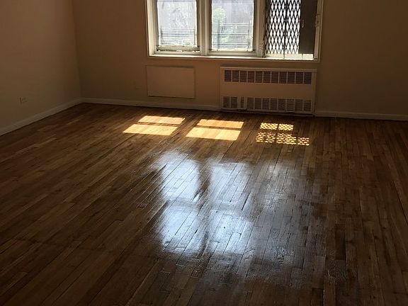 4th image of 14430 Roosevelt Ave APT 414