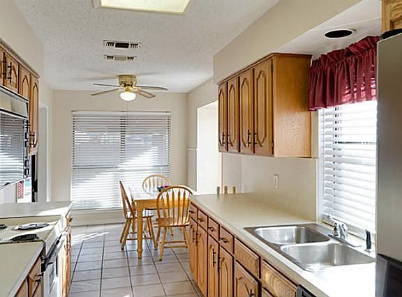 5th image of 1622 Belltower Ct