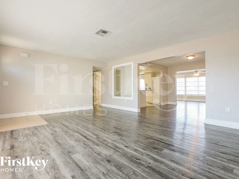 63 Rotonda Cir — Photo 2