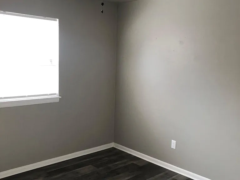 2125 Henderson Dr — Photo 13