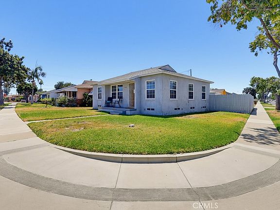 3rd image of 3425 Gale Ave