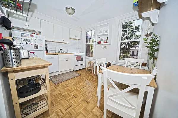 Rented by Level Group | media 2