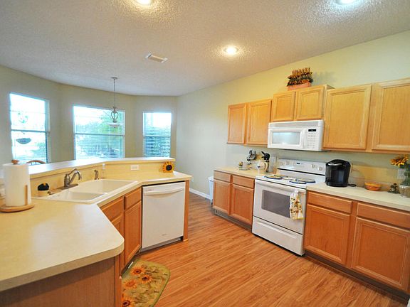 5th image of 5027 Bellflower Ct