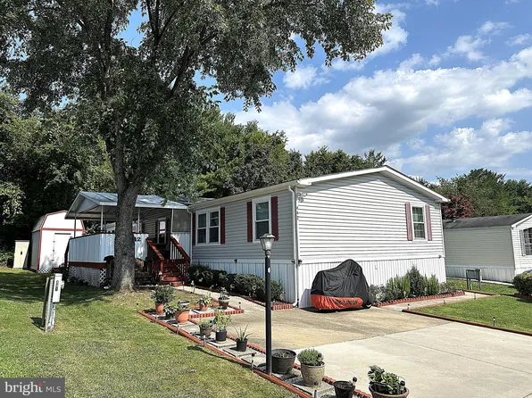 442 Sarah Anne Dr, Lothian, MD 20711