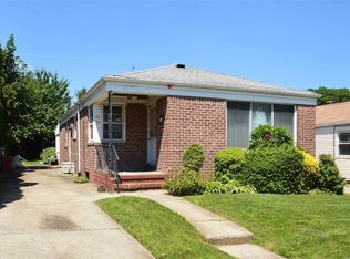 7020 168th St, Fresh Meadows, NY 11365