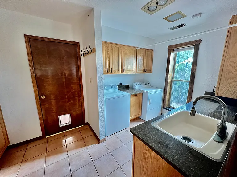 1528 Camino Cerrito SE — Photo 25