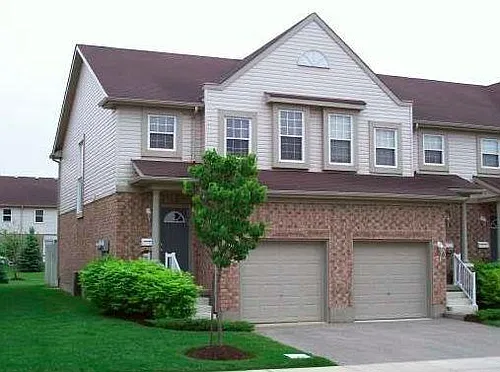 73 Roehampton Cres Photo 1