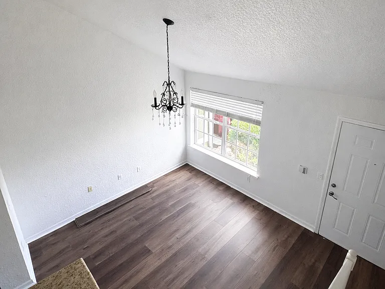 3549 Kings Rd #101 — Photo 8
